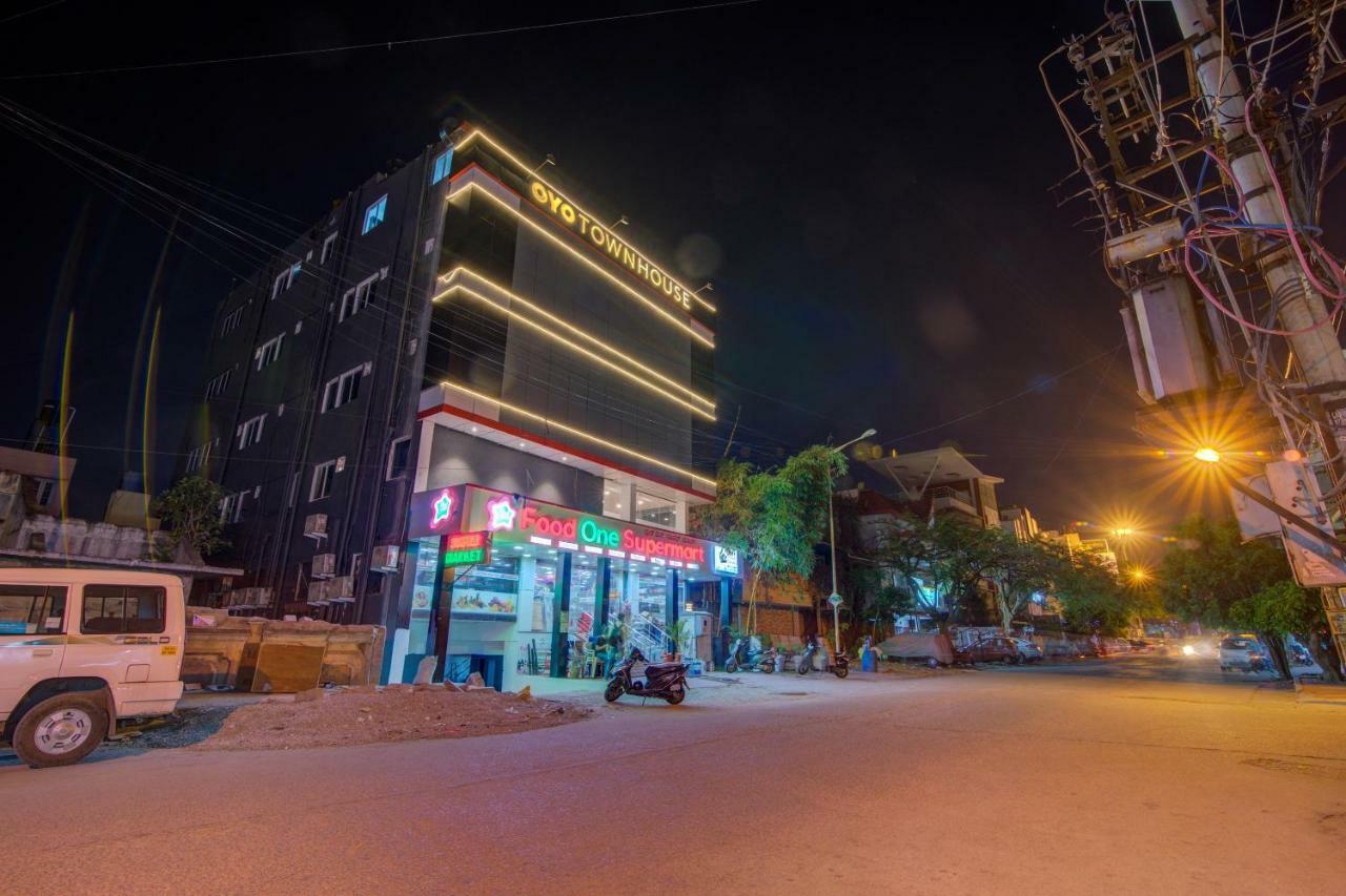 Oyo Townhouse 104 Koramangala Maharaja Signal Hotel Bangalore Buitenkant foto