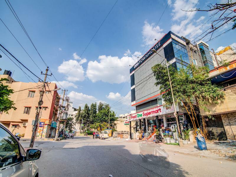 Oyo Townhouse 104 Koramangala Maharaja Signal Hotel Bangalore Buitenkant foto